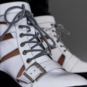 ASOS Design Rion chunky cut out boots, US 10, gray